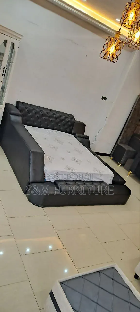 Deluxe Bed for Elevated Bed Rooms. አልጋ