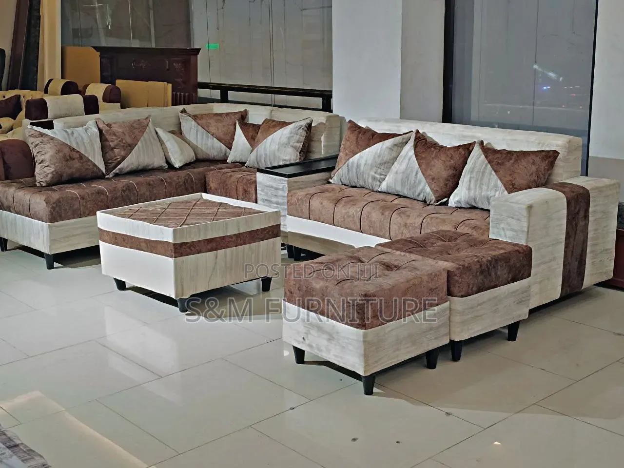 Stunning L Shape Sofa With Premium Quality. ሶፋ