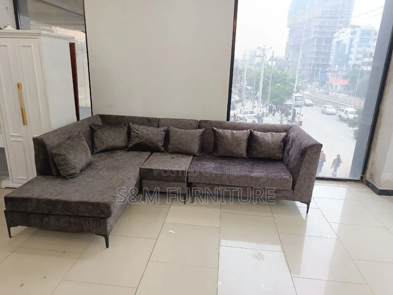 Modest L Shape Sofa With Durability. ሶፋ