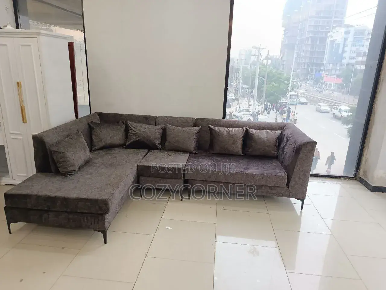 Modest L Shape Sofa With Durability. ሶፋ