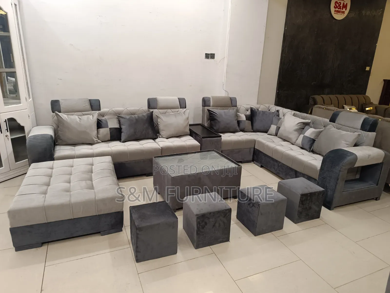 Edgy U Shape Sofa With High Quality. ሶፋ