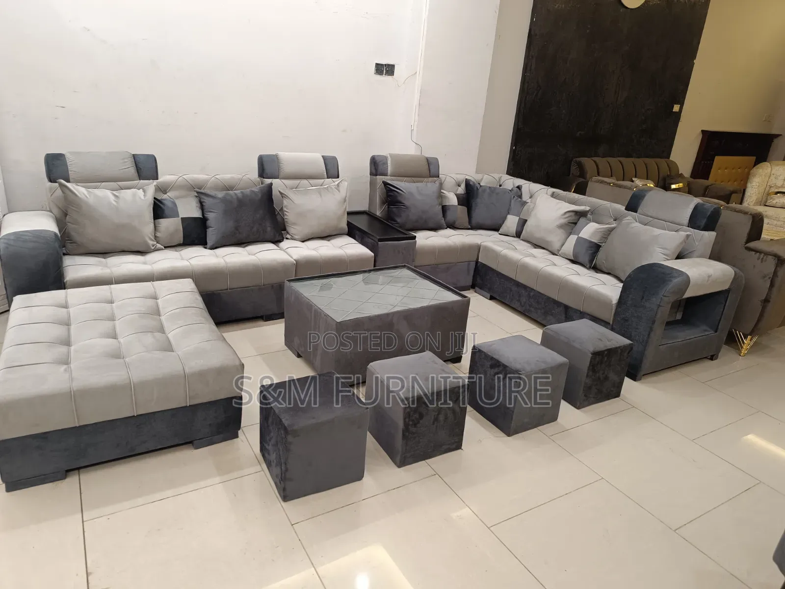 Edgy U Shape Sofa With High Quality. ሶፋ