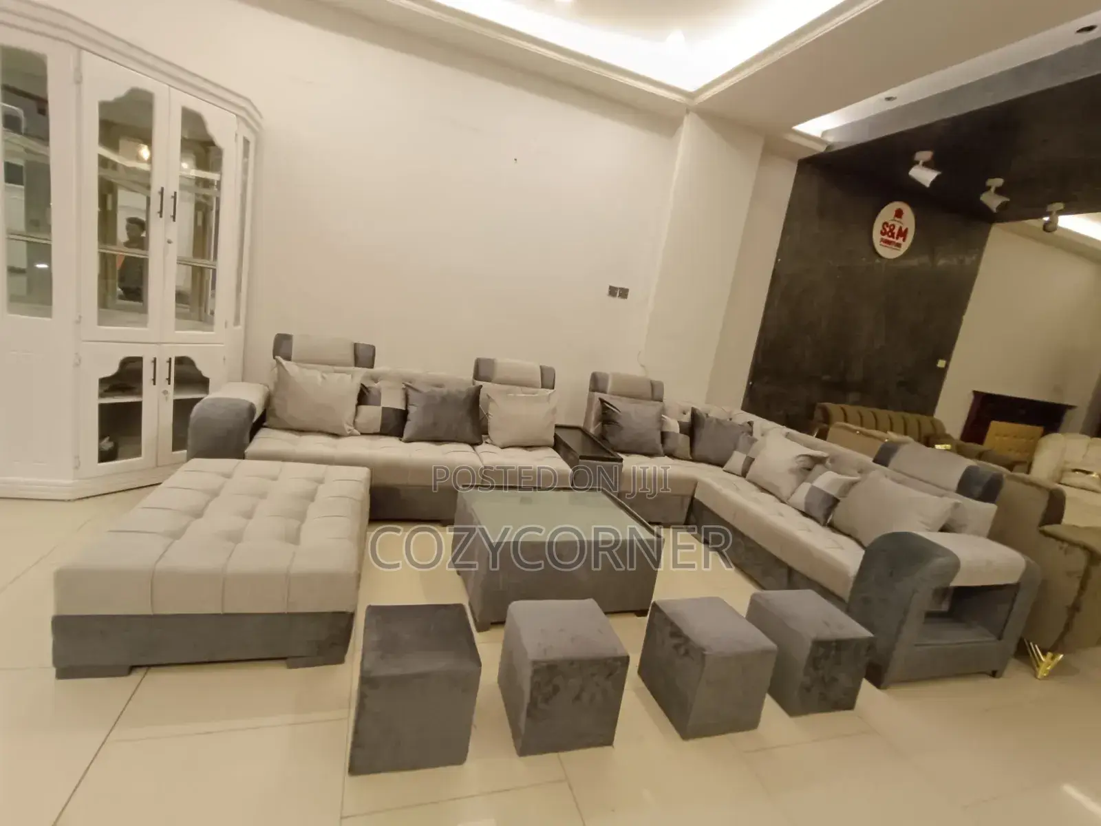 Edgy U Shape Sofa With High Quality. ሶፋ