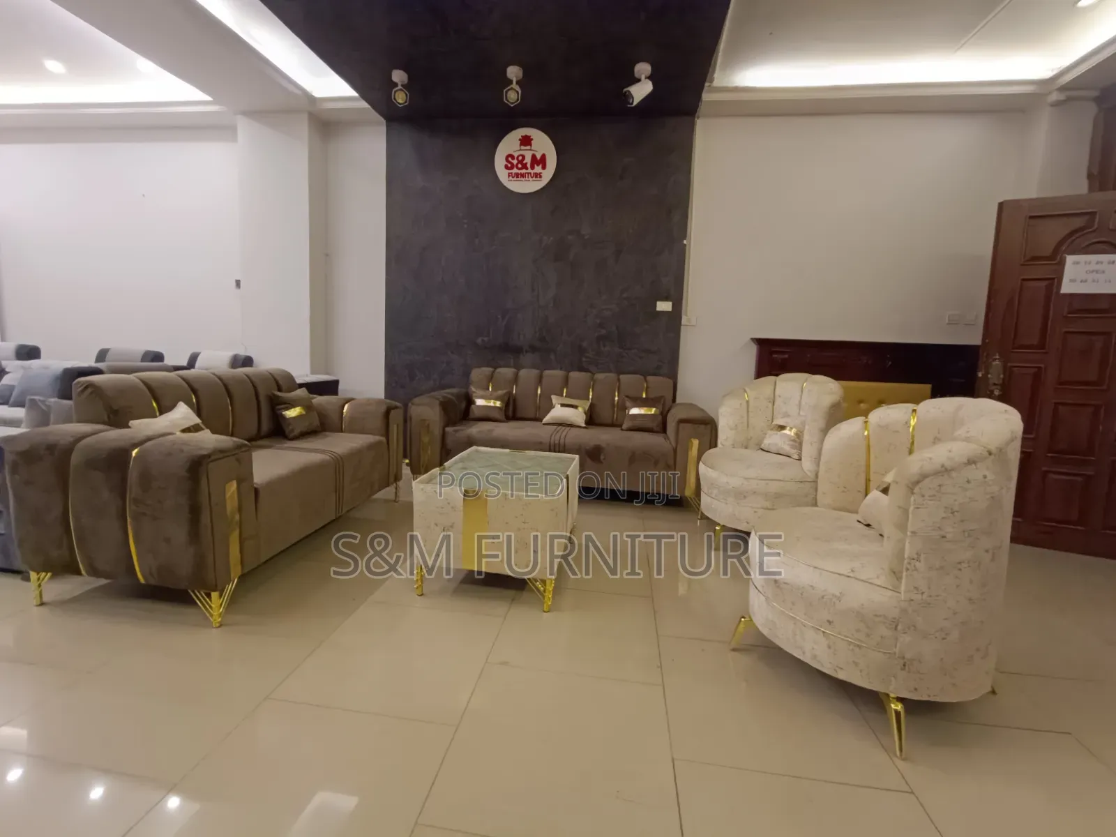 Classy 7 Seater Sectional Sofa. ሶፋ