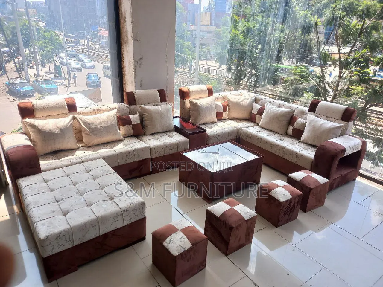 Elegant U Shape Sofa. ሶፋ