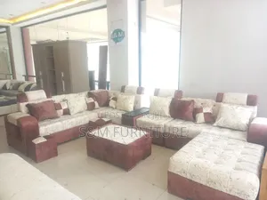 Elegant U Shape Sofa. ሶፋ