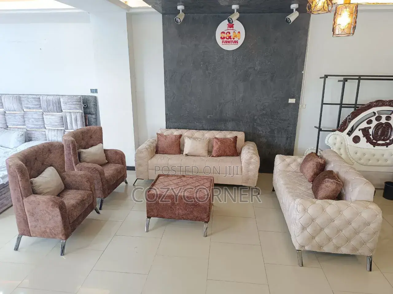 Modish 7 Seater Sectional Sofa. ሶፋ