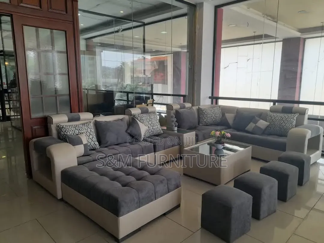 Ritzy U Shape Sofa With Functionality. ሶፋ