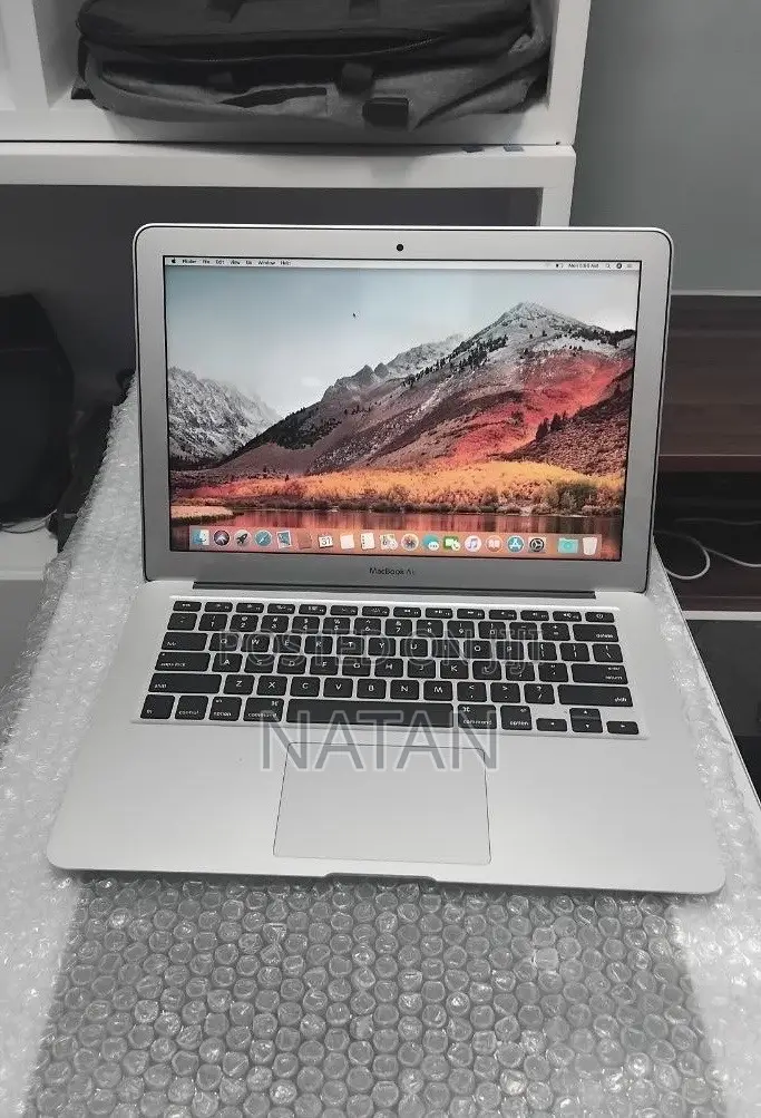 New Laptop Apple MacBook Air 2017 8GB Intel Core i5 SSD 128GB