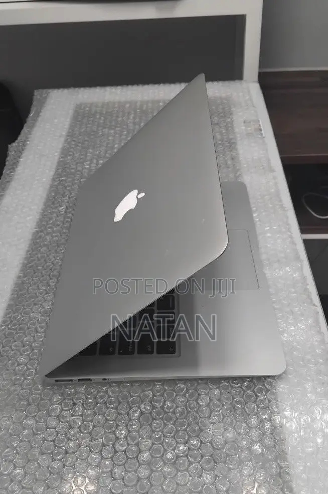 New Laptop Apple MacBook Air 2017 8GB Intel Core i5 SSD 128GB