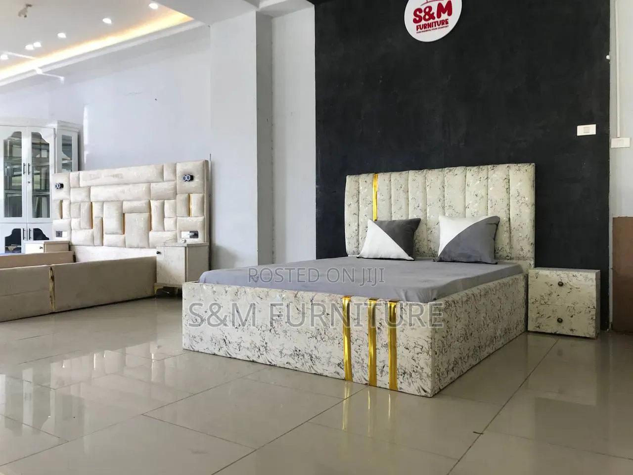 Funky 1.50 Meter Bed. አልጋ