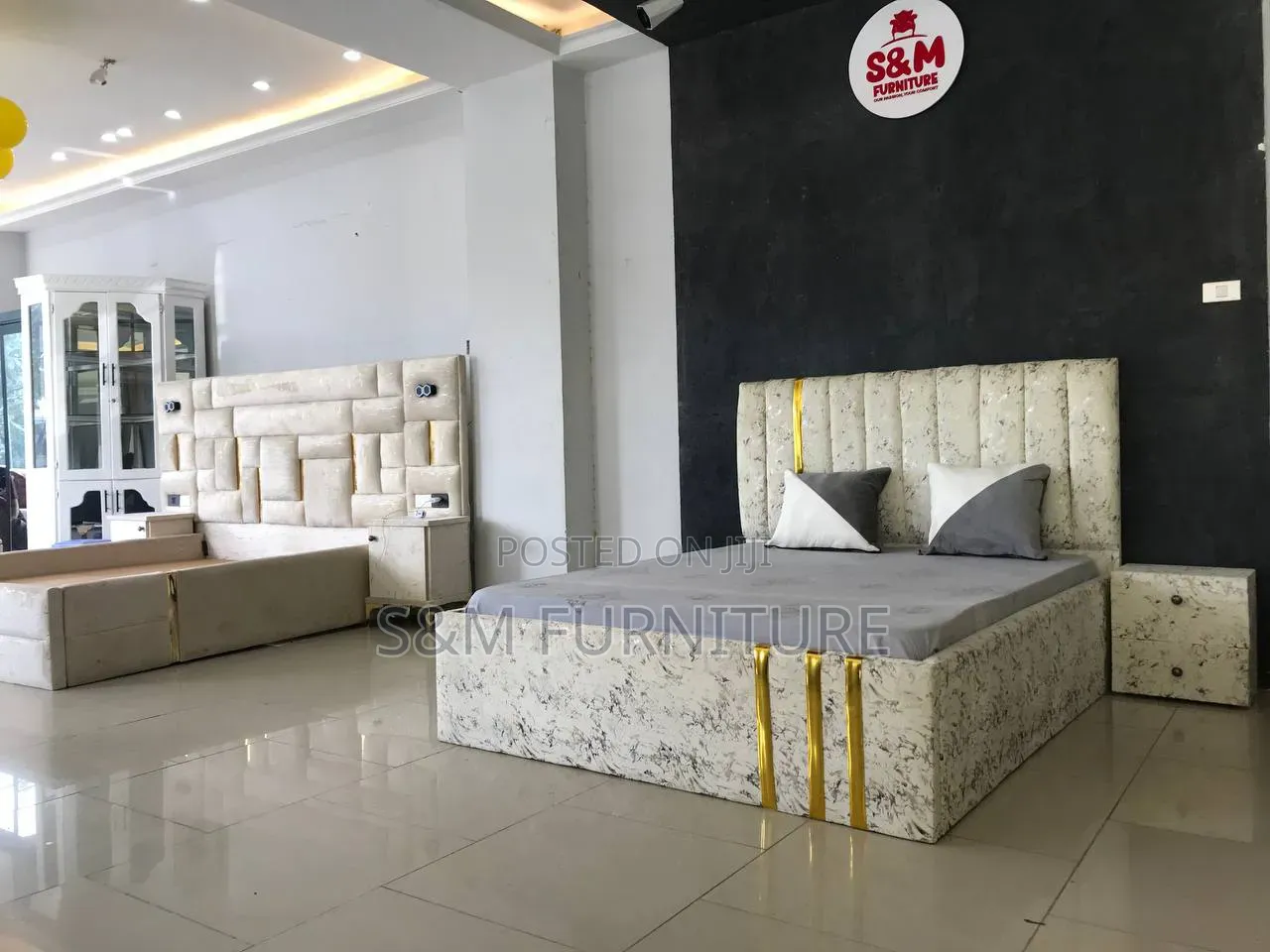 Funky 1.50 Meter Bed. አልጋ
