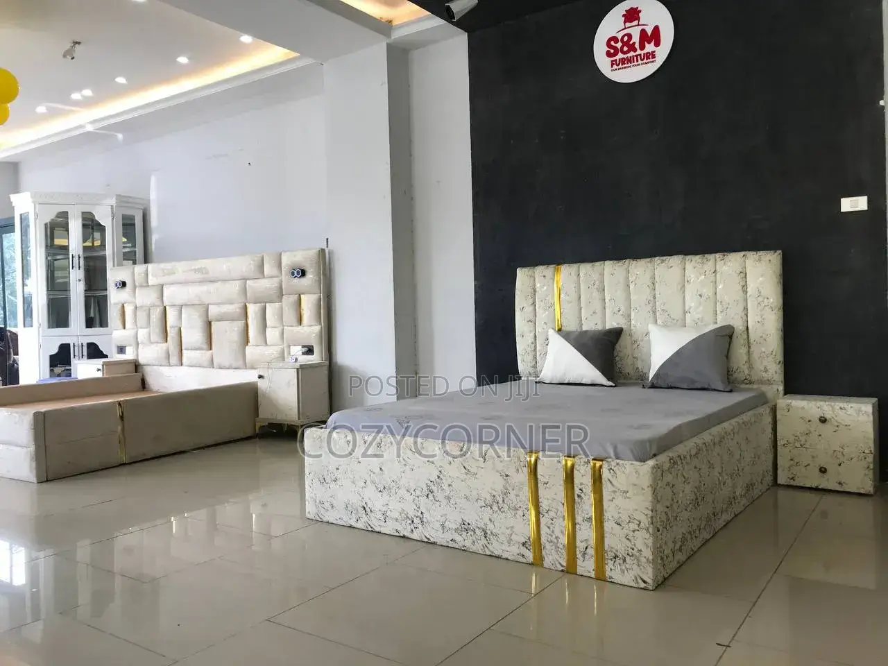 Funky 1.50 Meter Bed. አልጋ