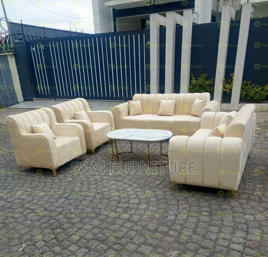 Extraordinary 7 Seater Sofa Set. ሶፋ