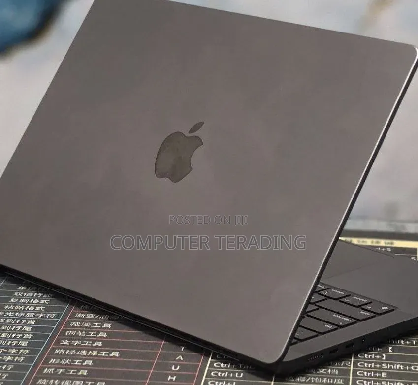 New Laptop Apple MacBook Pro 2024 M4 16GB Apple M4 Pro SSD 512GB
