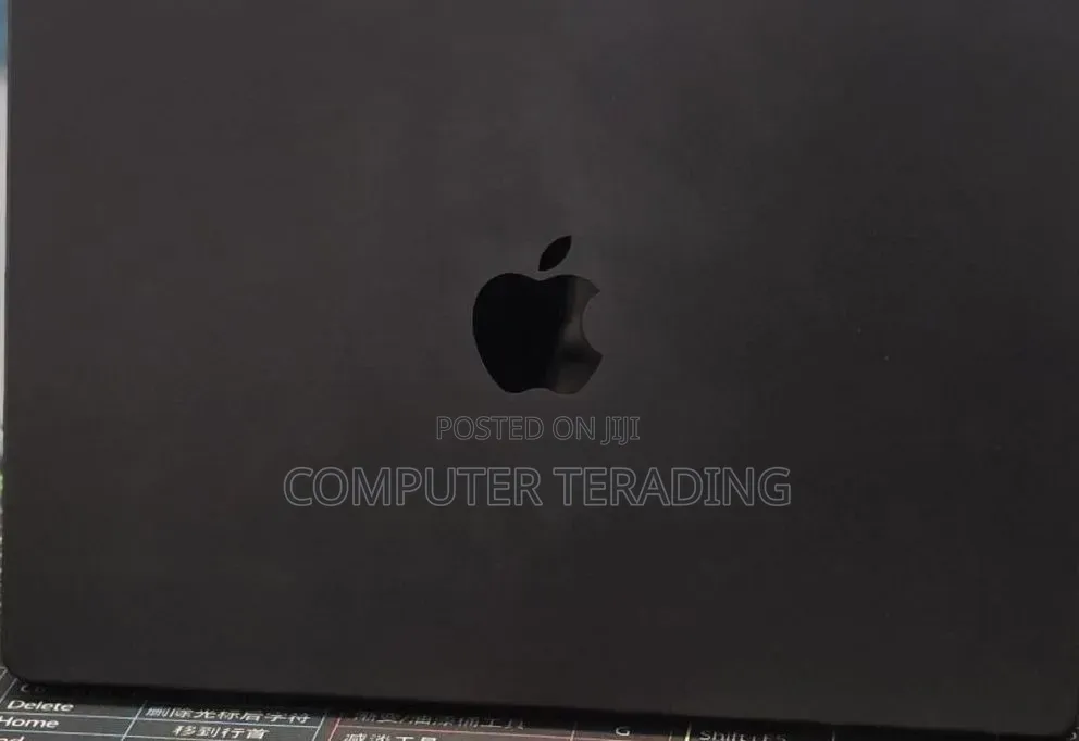 New Laptop Apple MacBook Pro 2024 M4 16GB Apple M4 Pro SSD 512GB