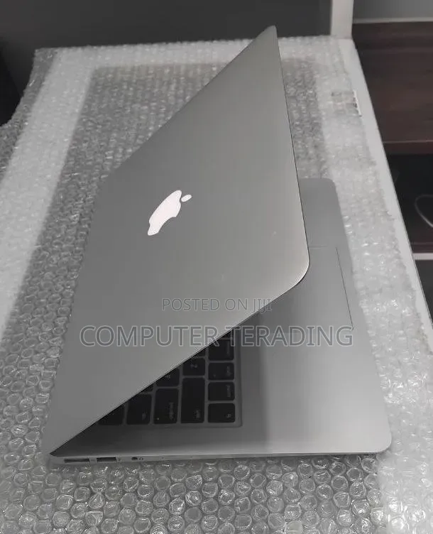 New Laptop Apple MacBook Air 2017 8GB Intel Core i5 SSD 128GB