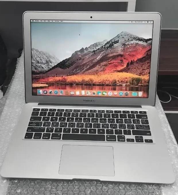 New Laptop Apple MacBook Air 2017 8GB Intel Core i5 SSD 128GB