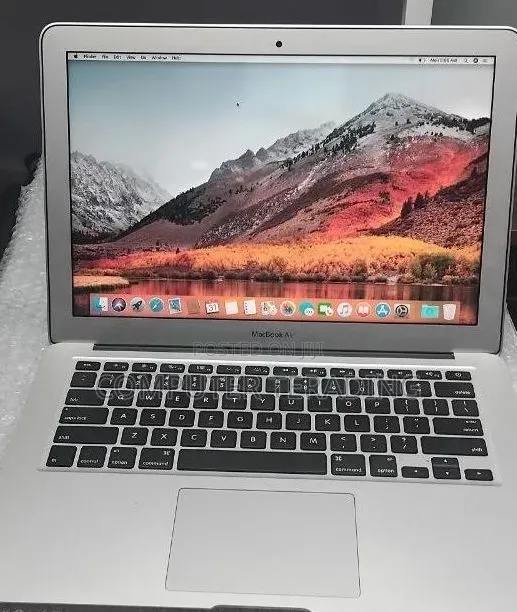 New Laptop Apple MacBook Air 2017 8GB Intel Core i5 SSD 128GB