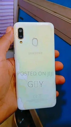 New Samsung Galaxy A20e 32 GB White