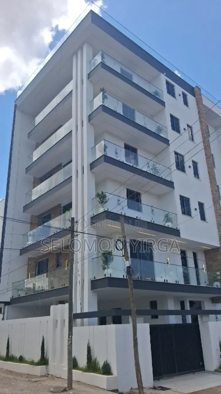 5bdrm House in Adis Ababa, Bole for sale