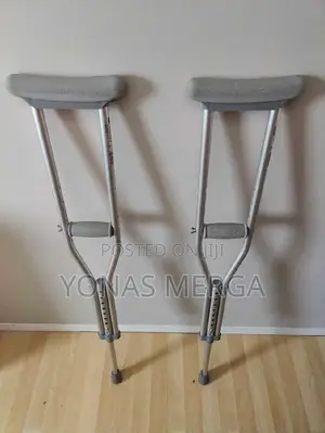 Underarm Crutches臨串both Lightweight & Very Strong. A Superior-Quality