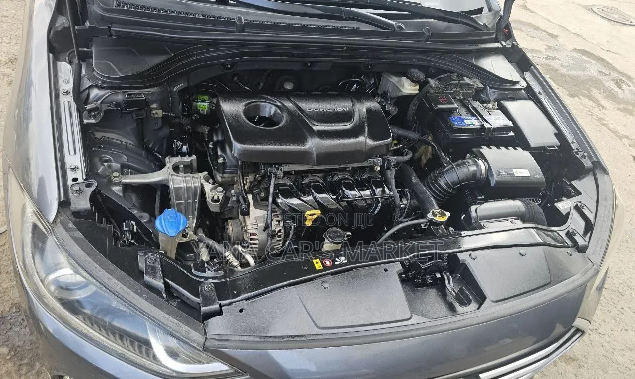 Hyundai Elantra 2016 Black