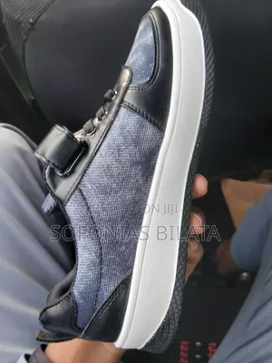 Mens' Shoe