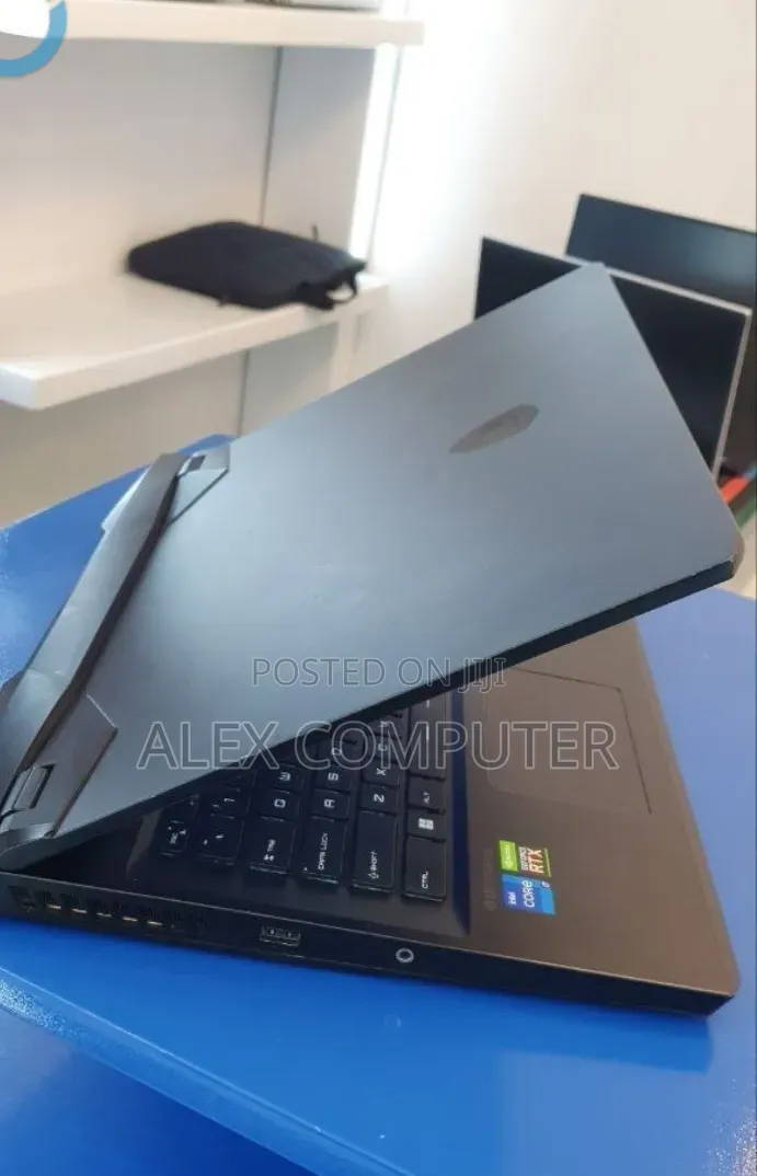 New Laptop MSI GP75 Leopard 16GB Intel Core i7 SSD 1T