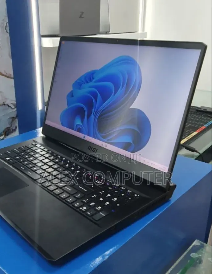 New Laptop MSI GP75 Leopard 16GB Intel Core i7 SSD 1T