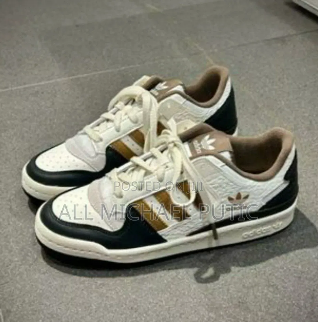 Adidas Forum Low CL Shoes