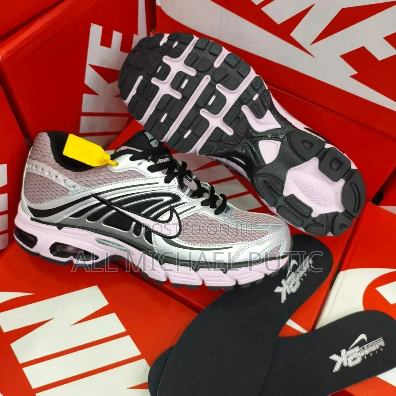 Nike Airmax Moto 2K Shoes