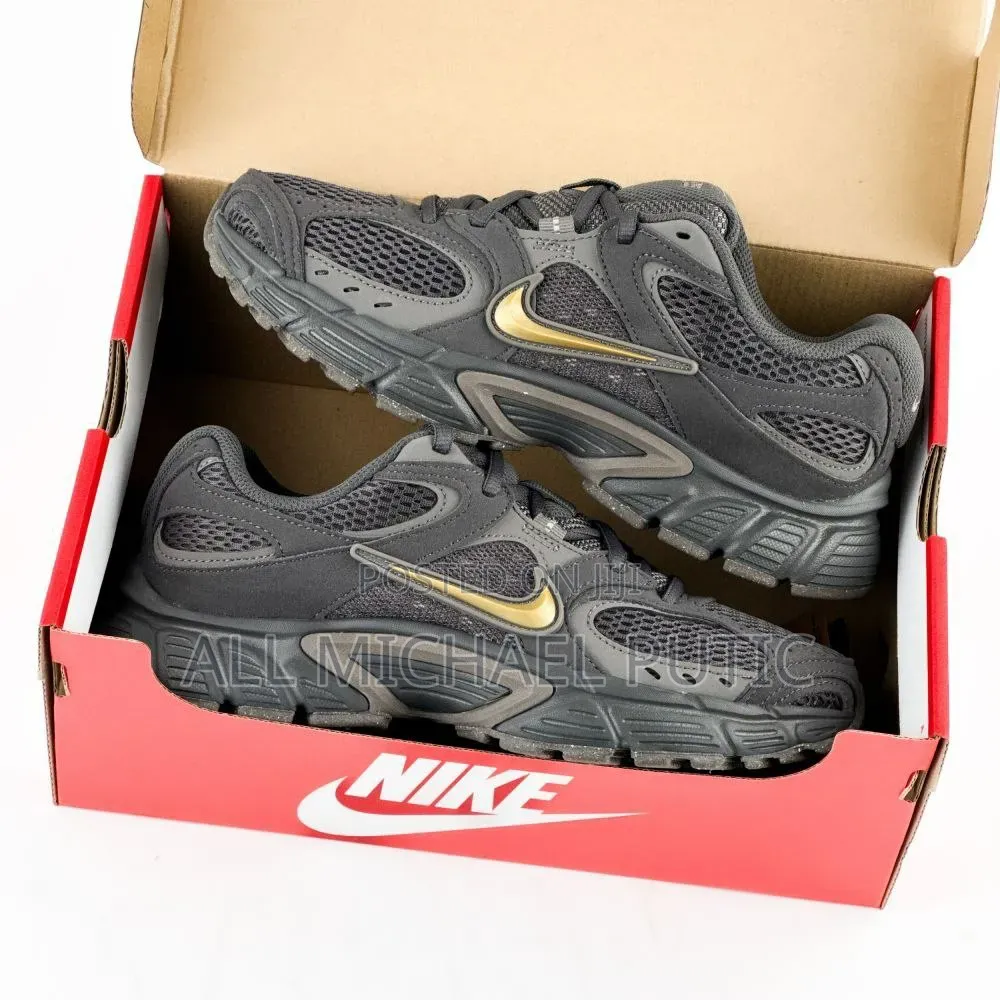 Nike V5 RNR Shoes