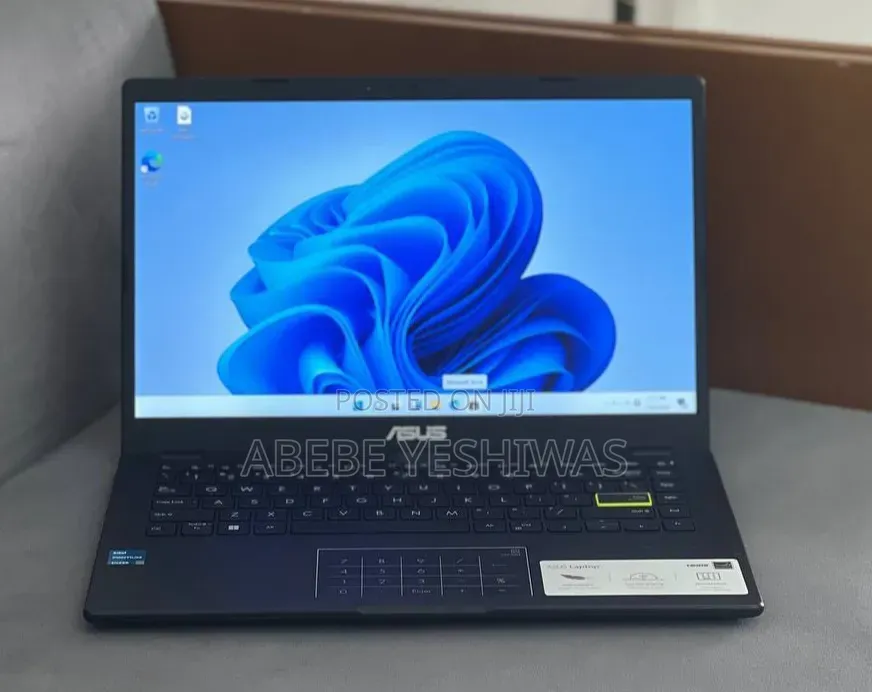 New Laptop Asus ASUSPRO P2430UA 4GB Intel Pentium SSD 320GB