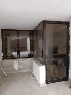 ቡኒ ኖርማል መስታወት