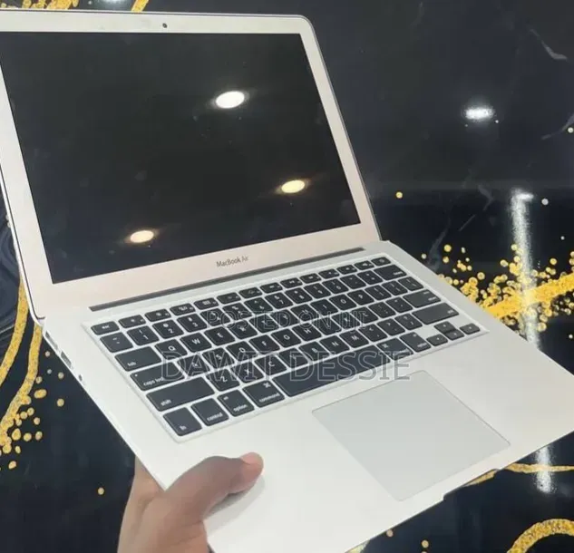 New Laptop Apple MacBook Air 2017 8GB Intel Core i5 SSD 128GB