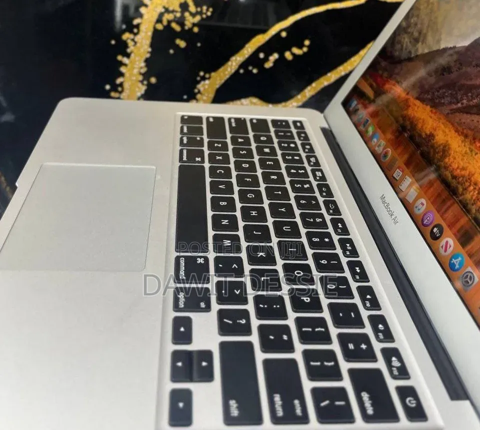 New Laptop Apple MacBook Air 2017 8GB Intel Core i5 SSD 128GB