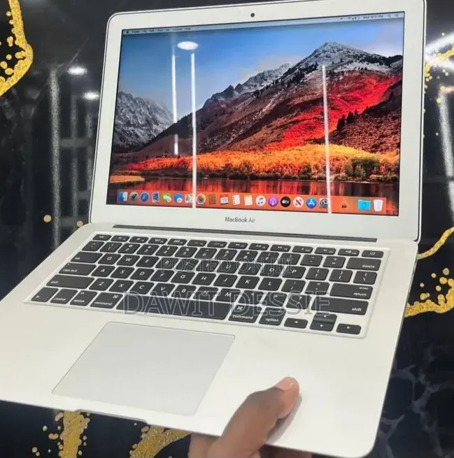 New Laptop Apple MacBook Air 2017 8GB Intel Core i5 SSD 128GB