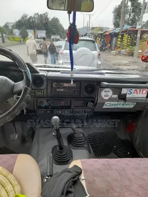 Toyota Land Cruiser 2005 White