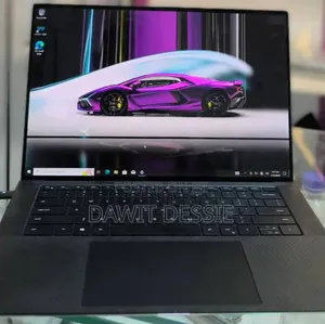 New Laptop Dell XPS 17 9700 16GB Intel Core i7 SSD 512GB