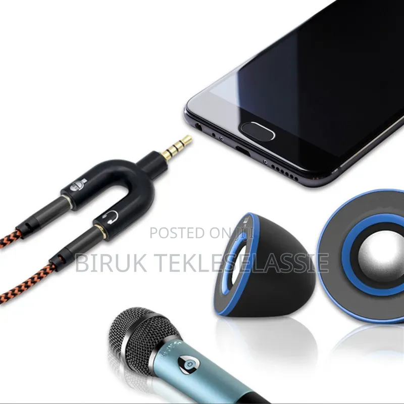 3.5mm Audio and Microphone Y-Splitter Adapter