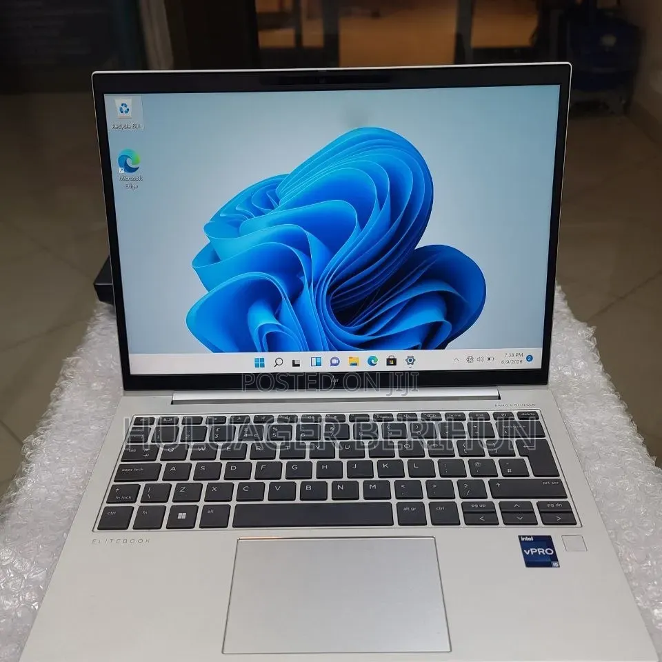 New Laptop HP EliteBook 830 G9 16GB Intel Core i5 SSD 512GB