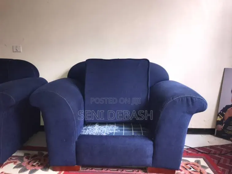 ውብ የሰማያዊ ሶፋ ስብስብ – 4 ክፍል | በጥሩ ሁኔታ