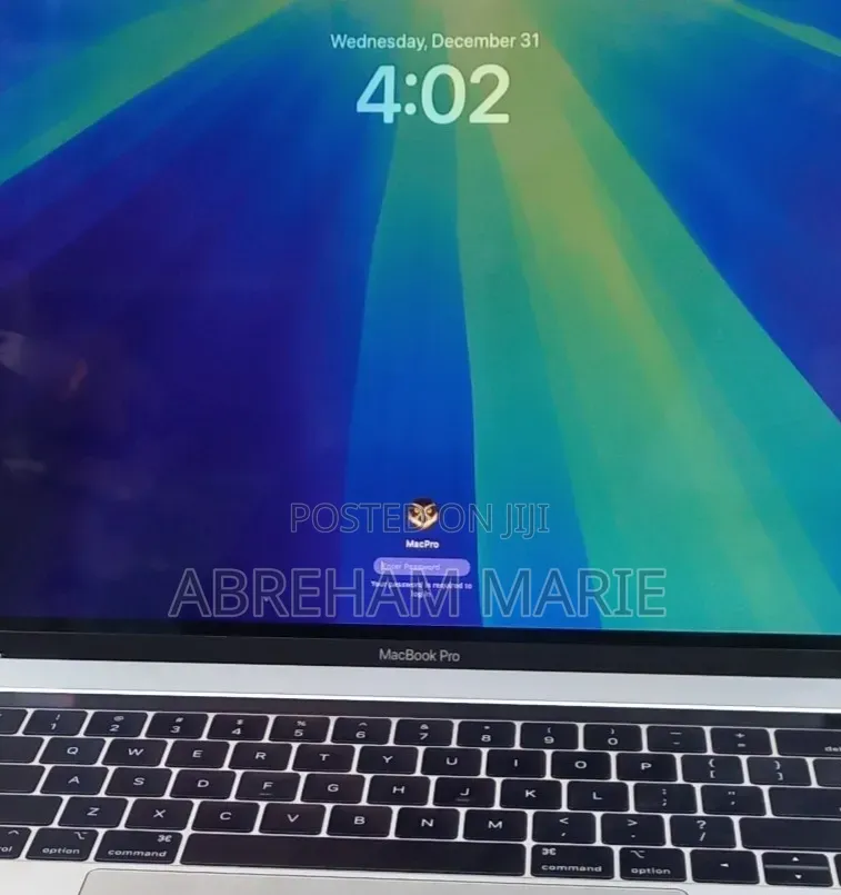 New Laptop Apple MacBook 2018 16GB Intel Core i7 SSD 256GB
