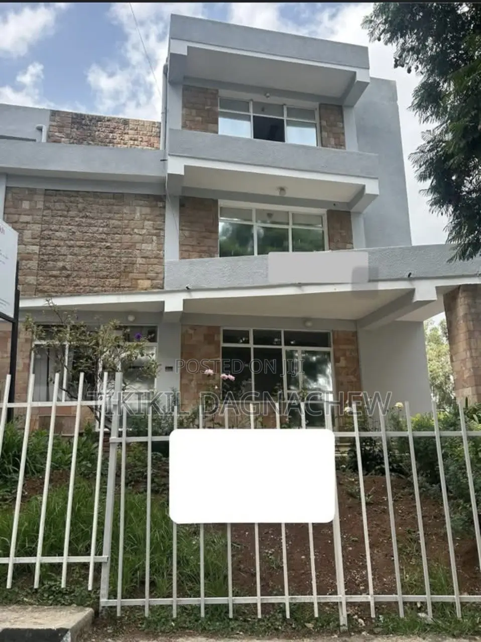 Furnished 20bdrm House in Kirkos for rent
