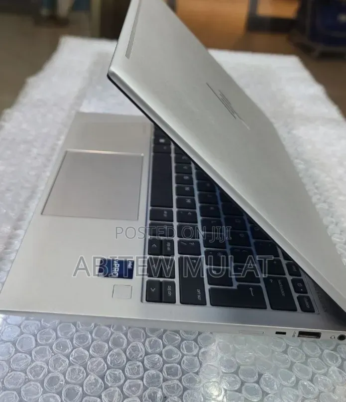 New Laptop HP EliteBook 830 G9 16GB Intel Core i5 SSD 512GB