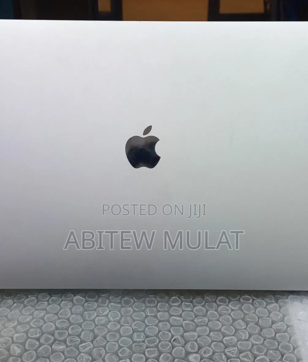New Laptop Apple MacBook Pro 2018 16GB Intel Core i7 SSD 256GB