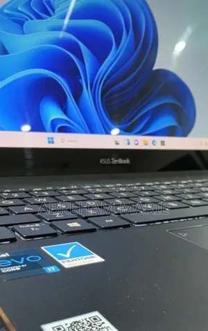 New Laptop Asus Zenbook 13 OLED 16GB Intel Core i7 SSD 512GB
