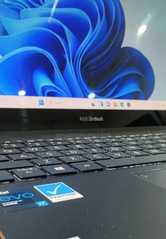 New Laptop Asus Zenbook 13 OLED 16GB Intel Core i7 SSD 512GB
