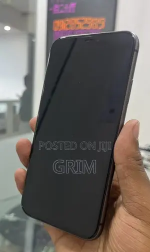 Apple iPhone 11 64 GB Black